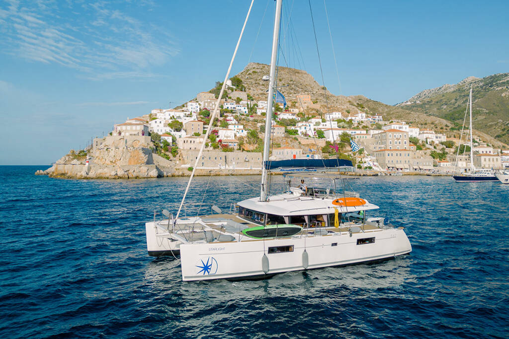 Catamaran Lagoon 560 S2 Starlight (Crewed) 