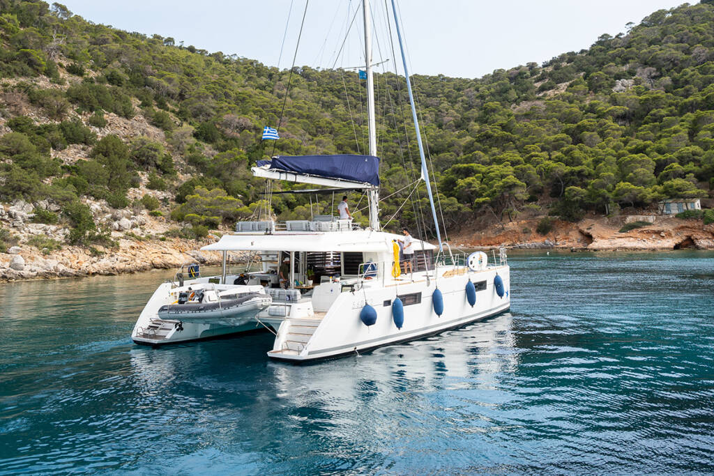 Catamaran Lagoon 560 S2 Starlight (Crewed) 