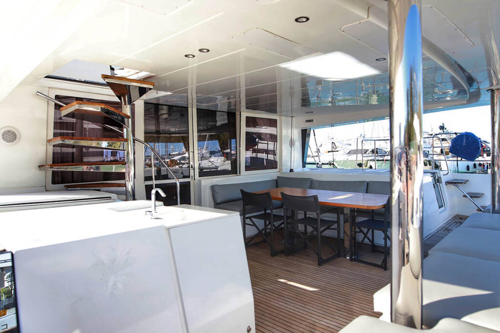 Catamaran Lagoon 560 S2 Starlight (Crewed) 