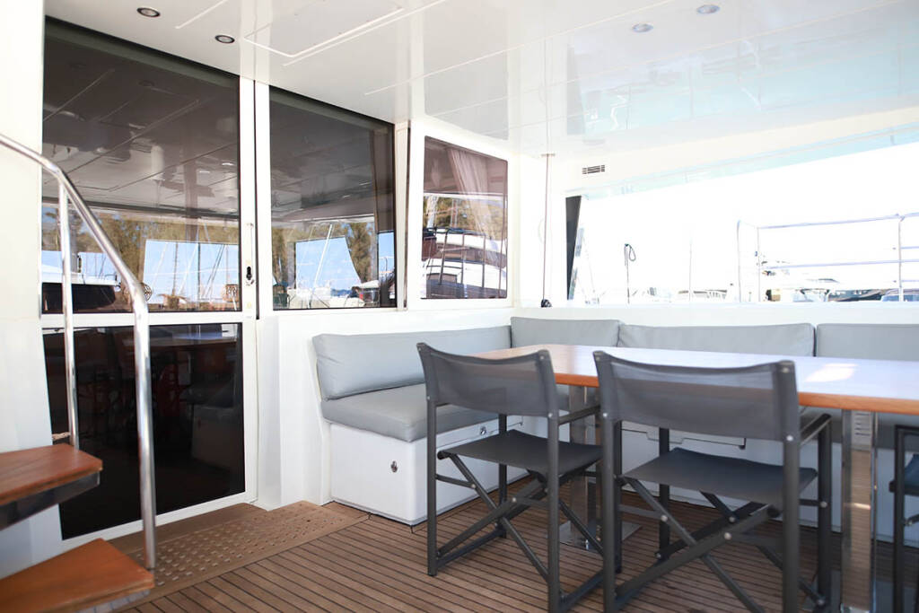 Catamaran Lagoon 560 S2 Starlight (Crewed) 