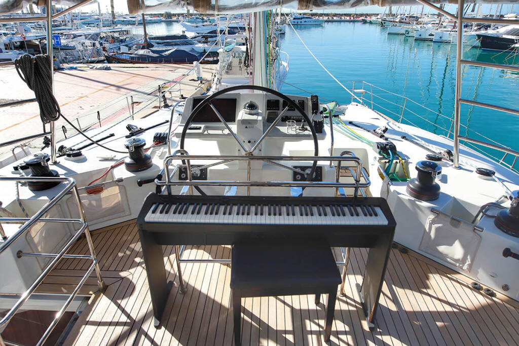 Catamaran Lagoon 560 S2 Starlight (Crewed) 