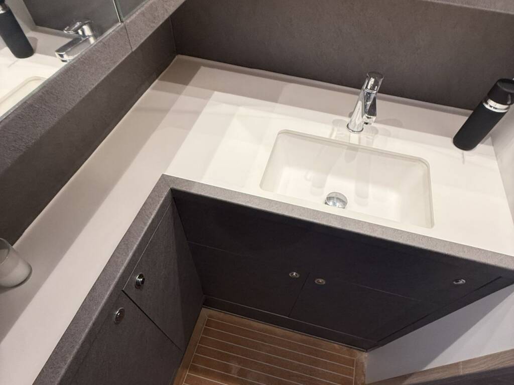 Catamaran Lagoon 560 S2 Starlight (Crewed) 