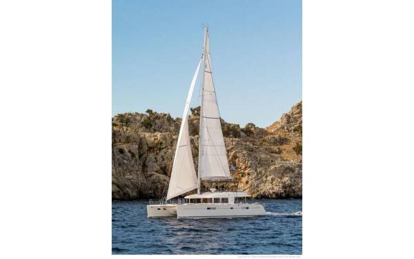 Lagoon 560 Moya Athens, Alimos marina