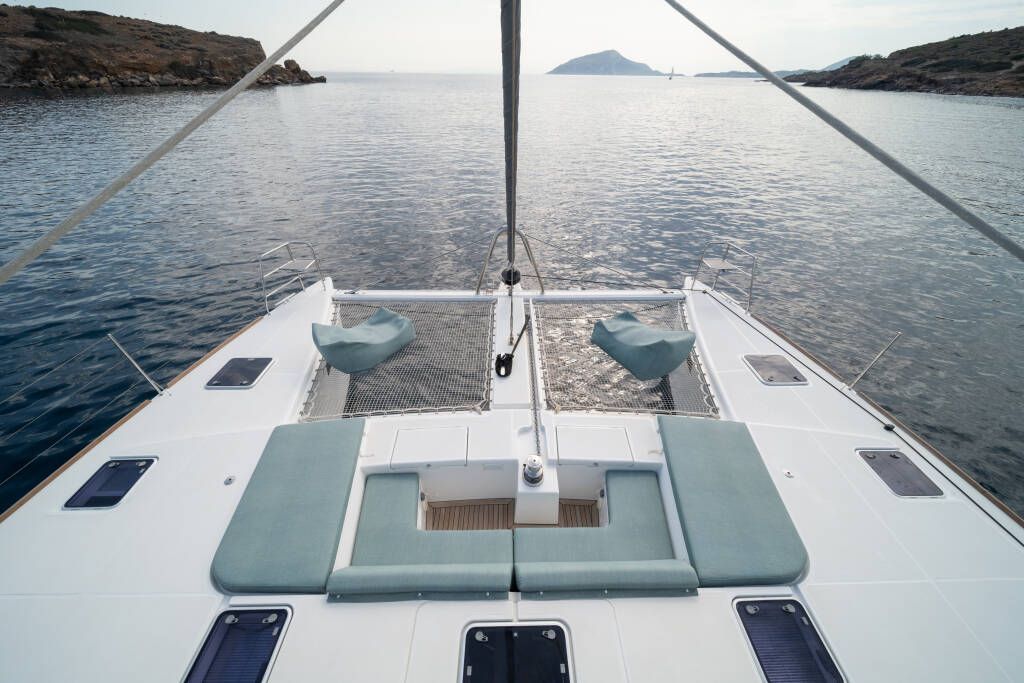 Catamaran Lagoon 560 For Sail