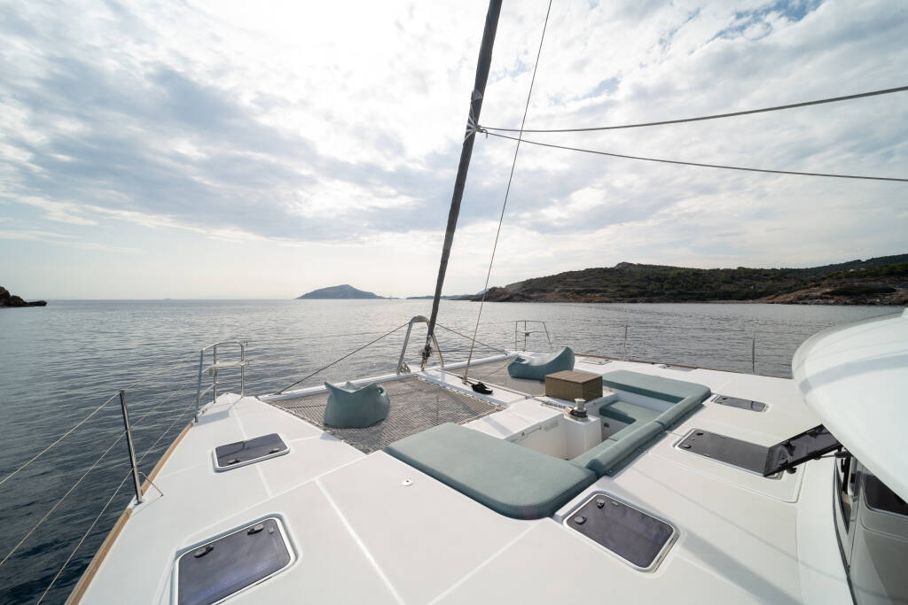 Catamaran Lagoon 560 For Sail