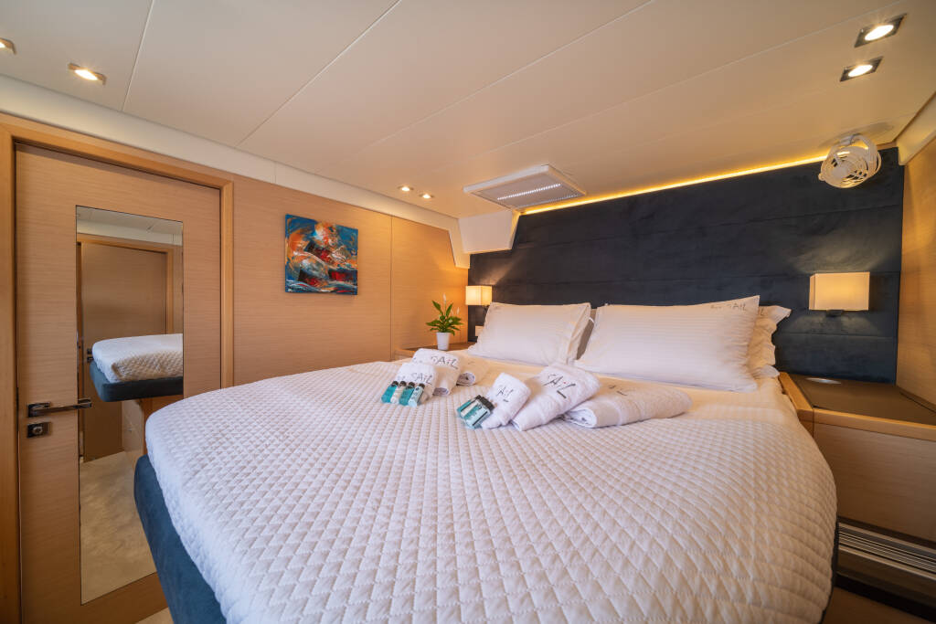 Catamaran Lagoon 560 For Sail