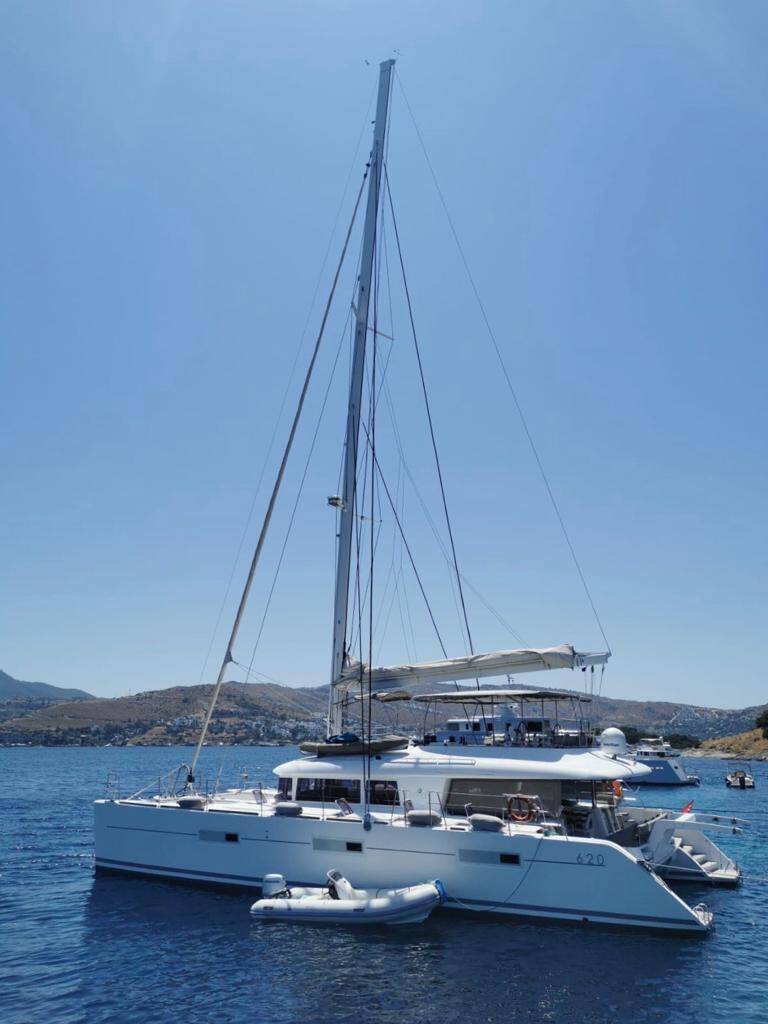 Catamaran Lagoon 620 Camaron