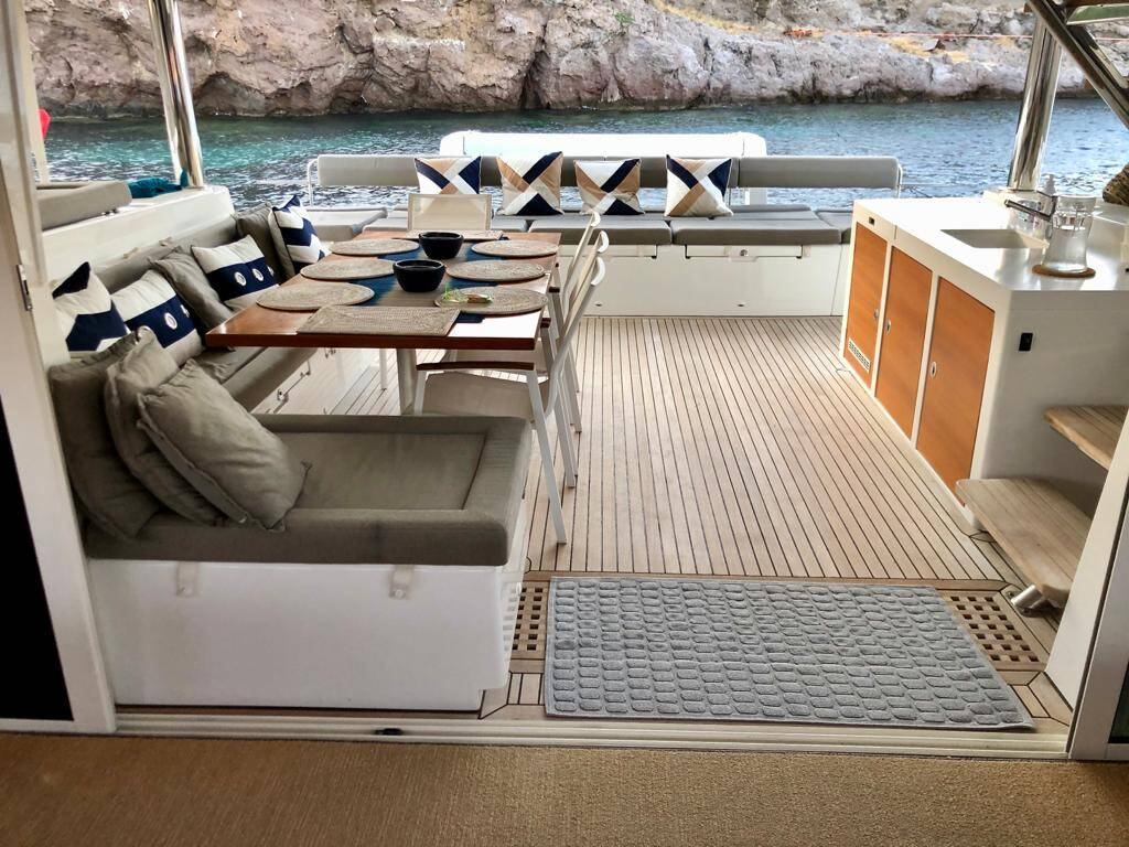 Catamaran Lagoon 620 Camaron