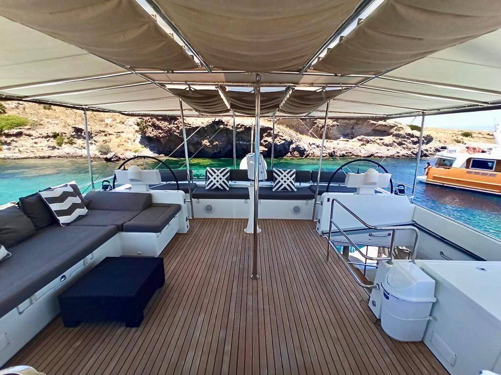 Catamaran Lagoon 620 Camaron