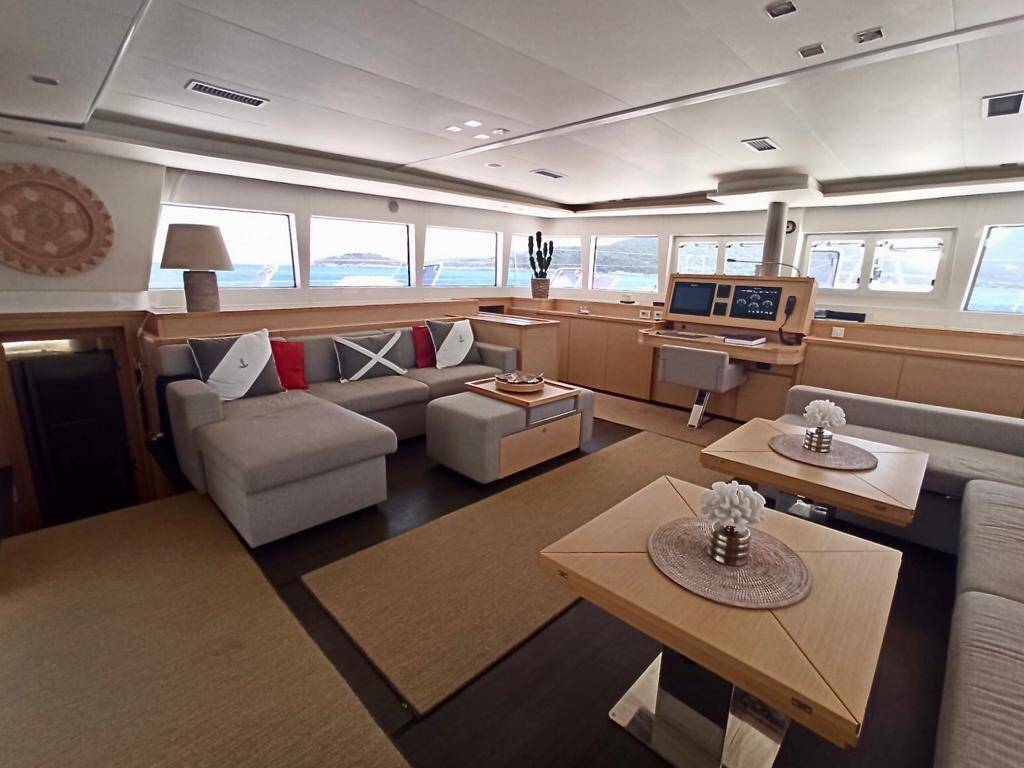 Catamaran Lagoon 620 Camaron