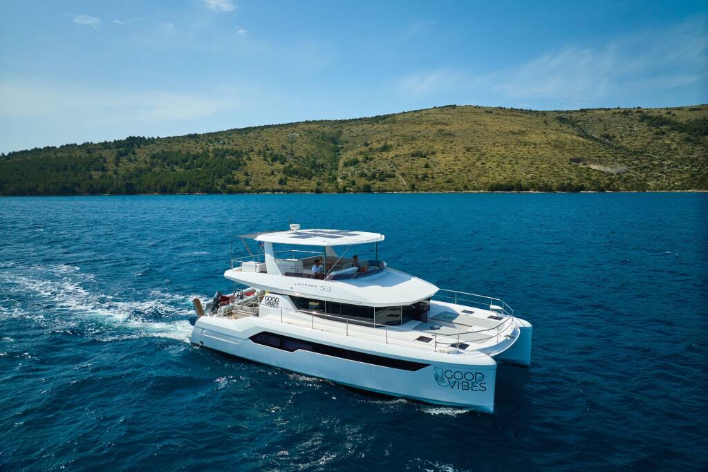 Power catamaran Leopard 53 - OW Good Vibes