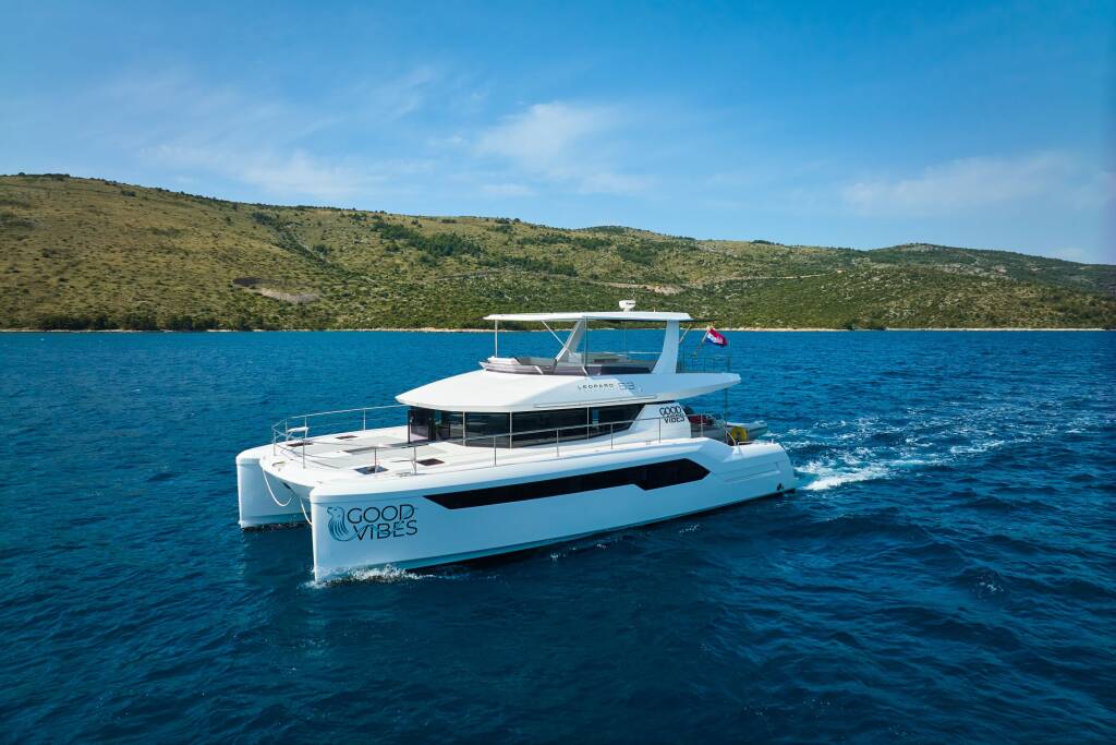 Power catamaran Leopard 53 - OW Good Vibes