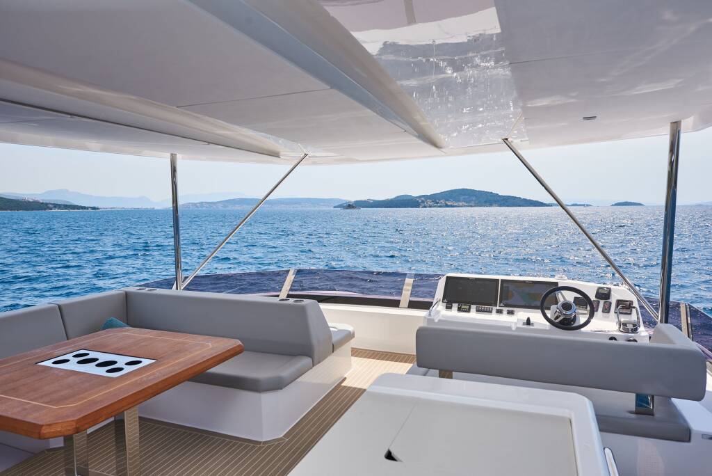 Power catamaran Leopard 53 - OW Good Vibes