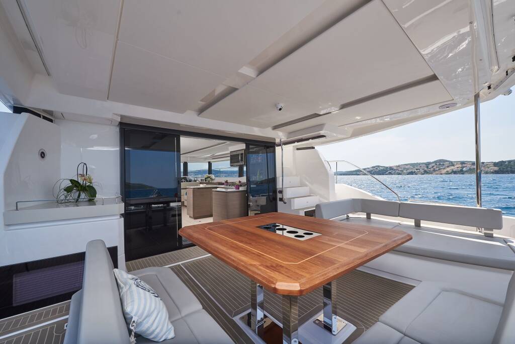 Power catamaran Leopard 53 - OW Good Vibes