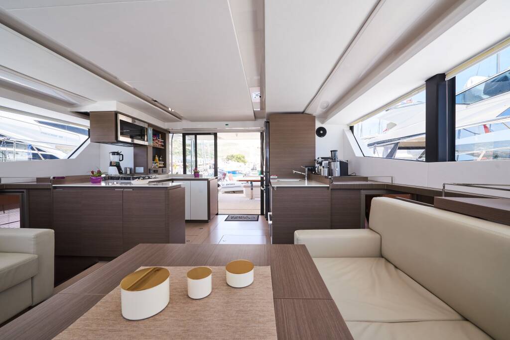 Power catamaran Leopard 53 - OW Good Vibes