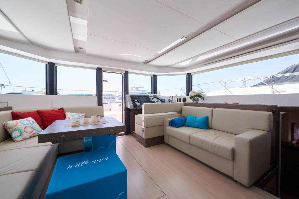 Power catamaran Leopard 53 - OW Good Vibes