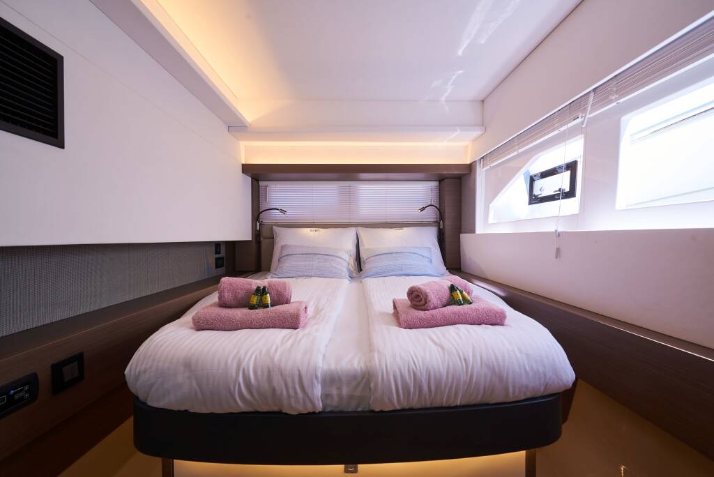 Power catamaran Leopard 53 - OW Good Vibes