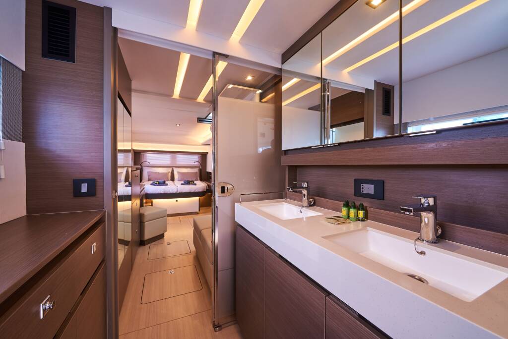 Power catamaran Leopard 53 - OW Good Vibes