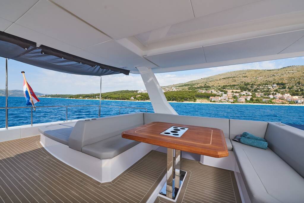 Power catamaran Leopard 53 - OW Good Vibes