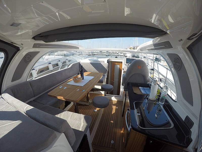 Motoryacht Marex 320 ACC Morski konjic