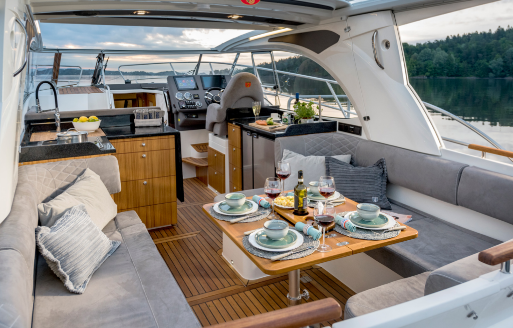 Motoryacht Marex 360 Cabriolet Cruiser 7 Happy Days