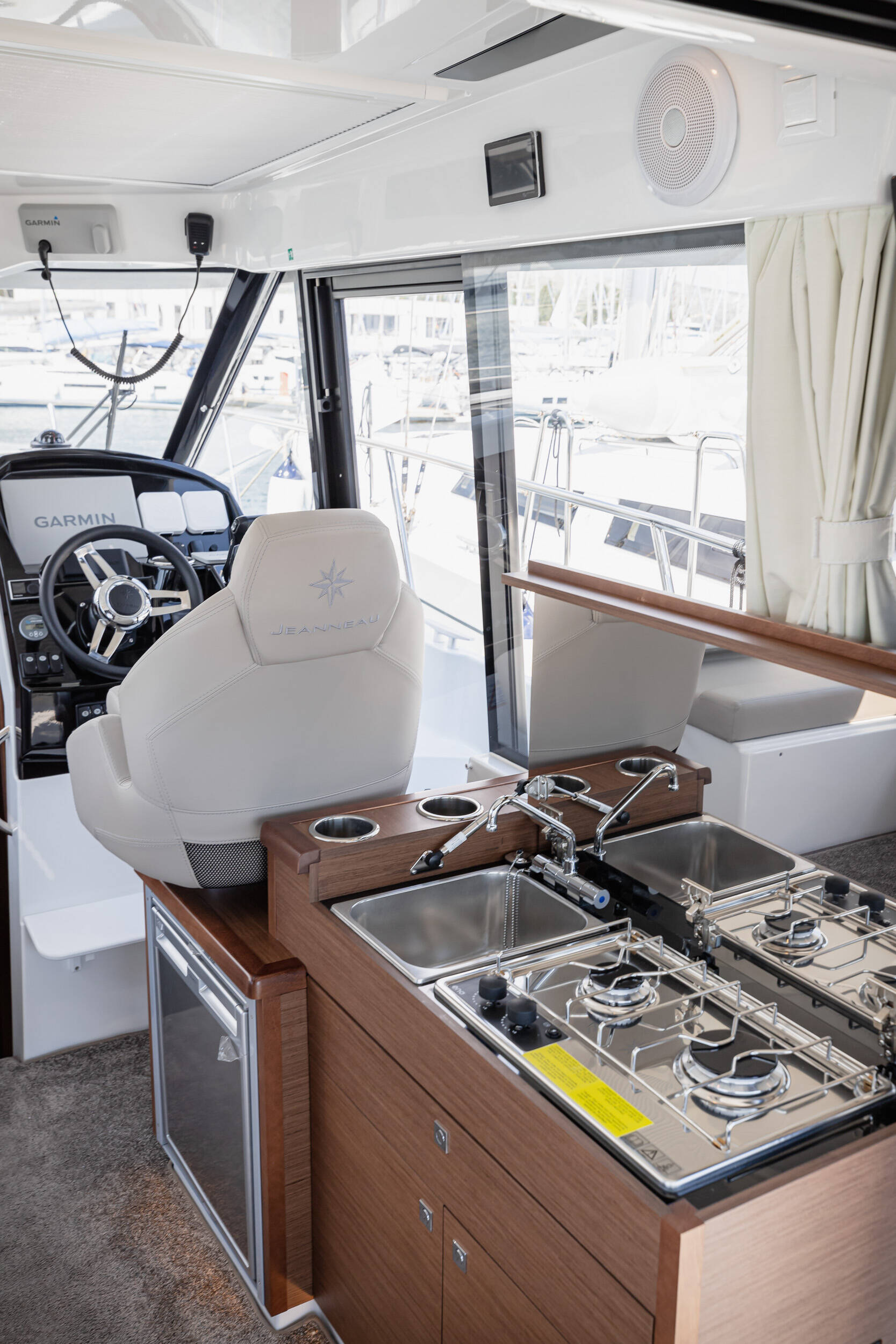 Motor boat Merry Fisher 895 Offshore Shearwater