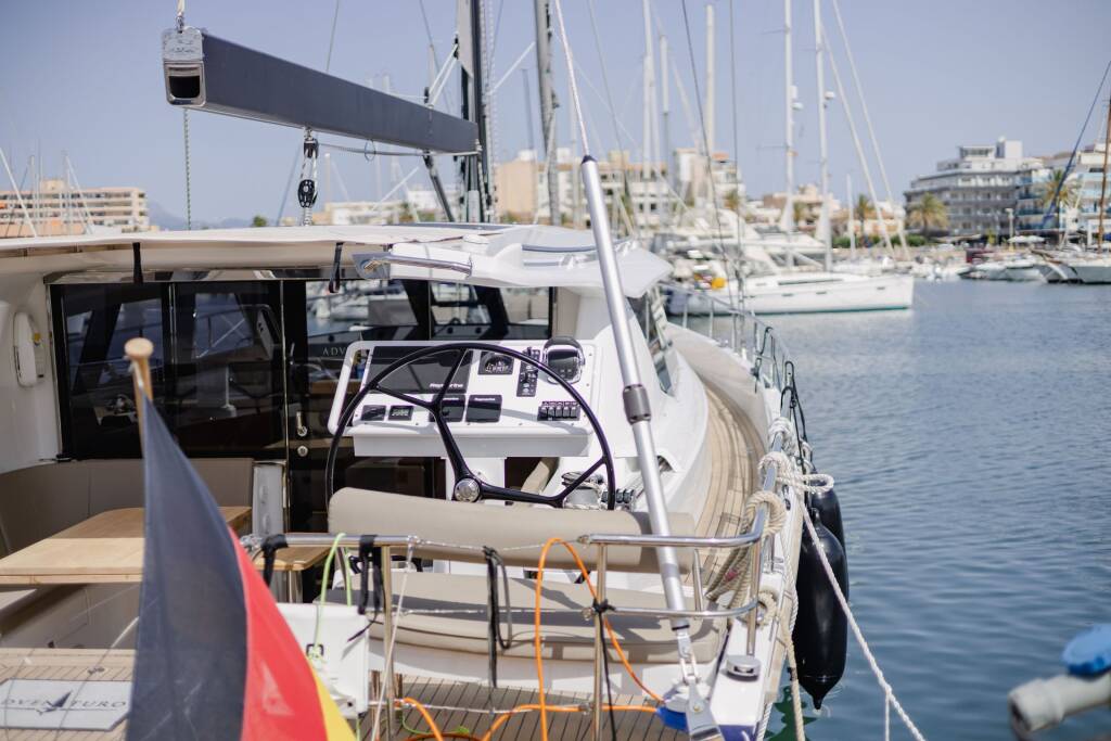 Sailing yacht Moody 54 DS Adventuro