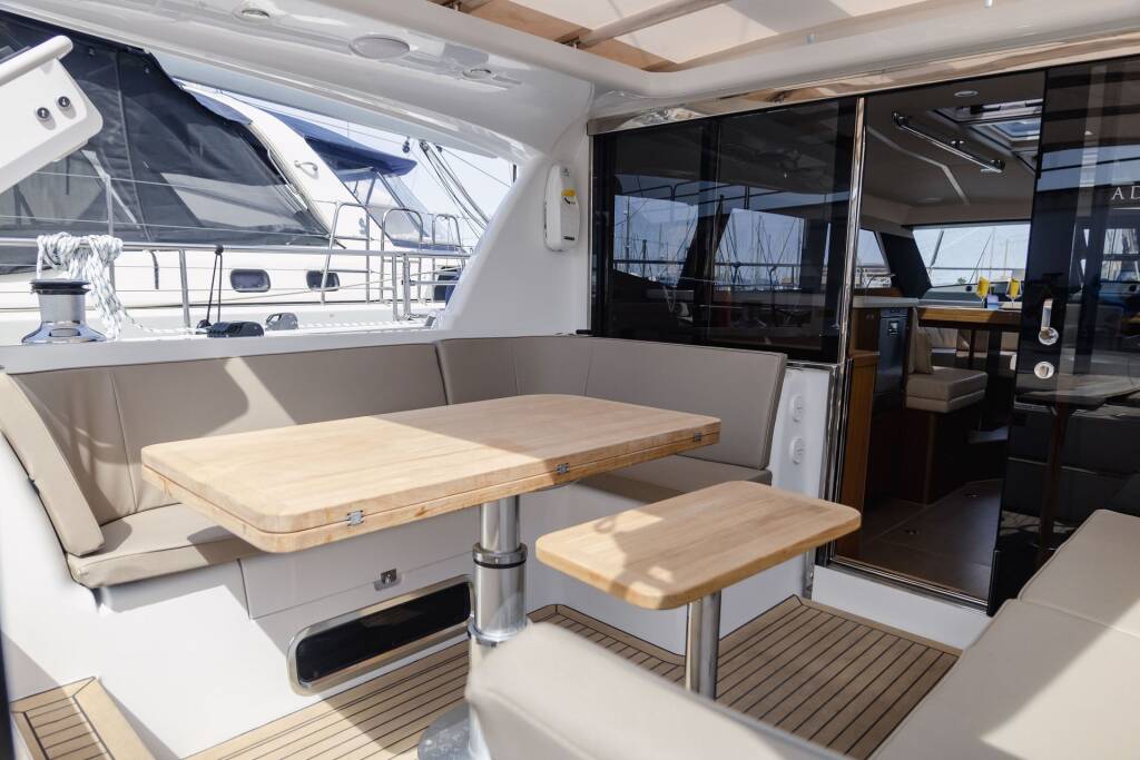 Sailing yacht Moody 54 DS Adventuro