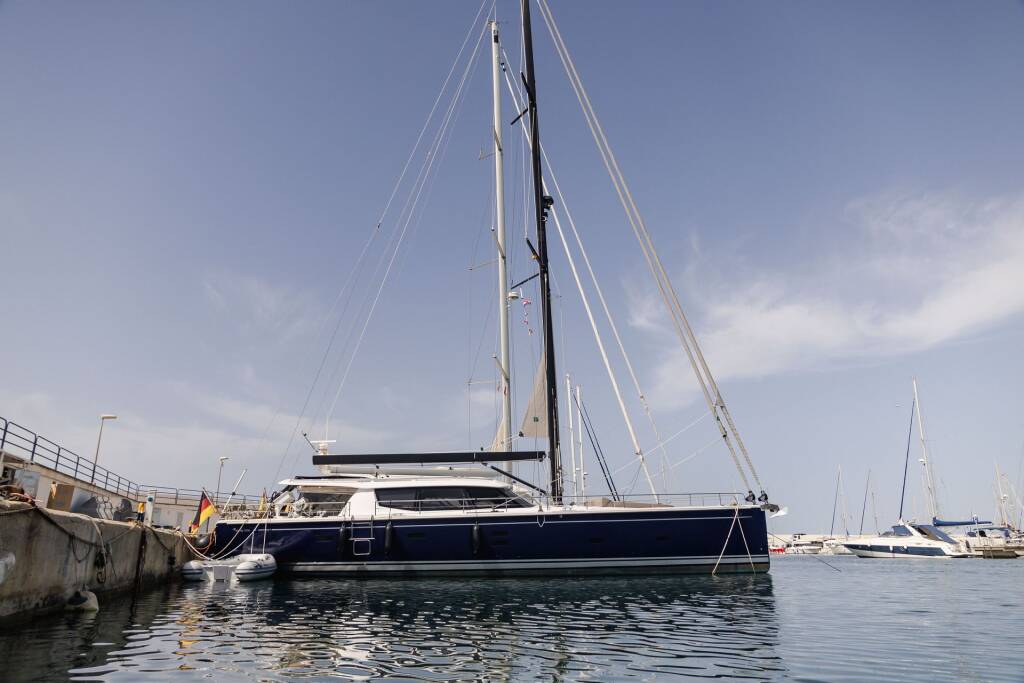 Sailing yacht Moody 54 DS Adventuro