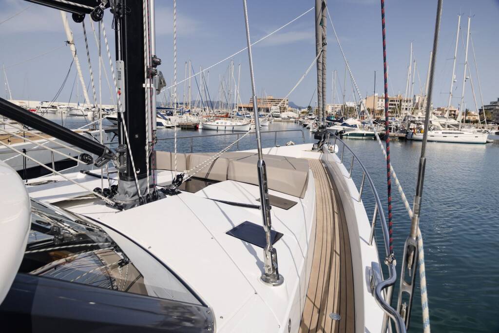 Sailing yacht Moody 54 DS Adventuro
