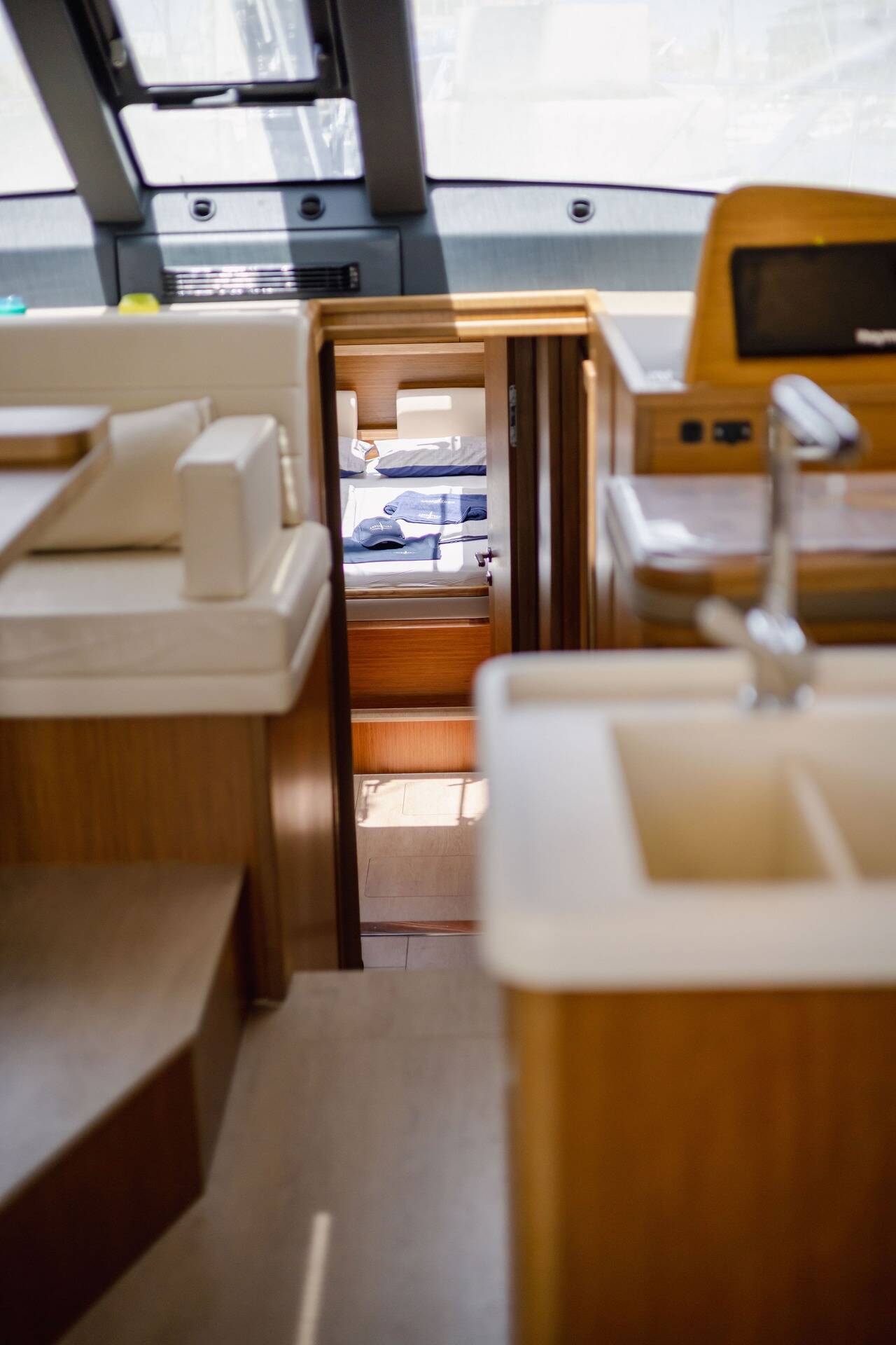 Sailing yacht Moody 54 DS Adventuro