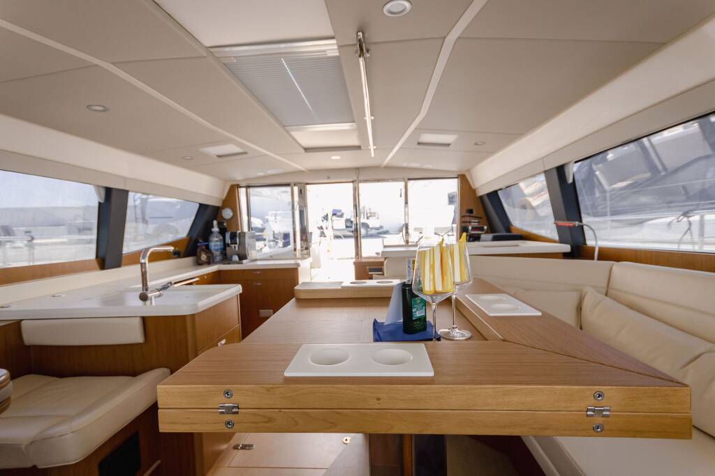 Sailing yacht Moody 54 DS Adventuro