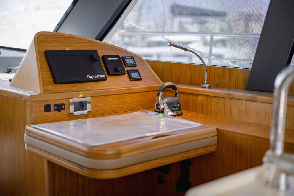 Sailing yacht Moody 54 DS Adventuro
