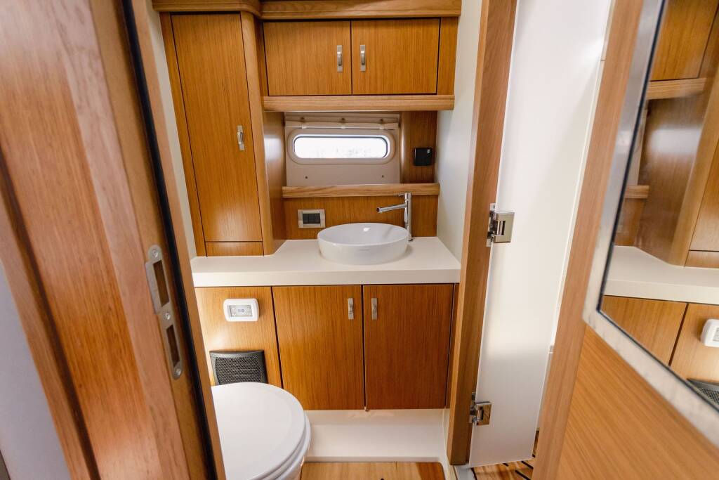 Sailing yacht Moody 54 DS Adventuro