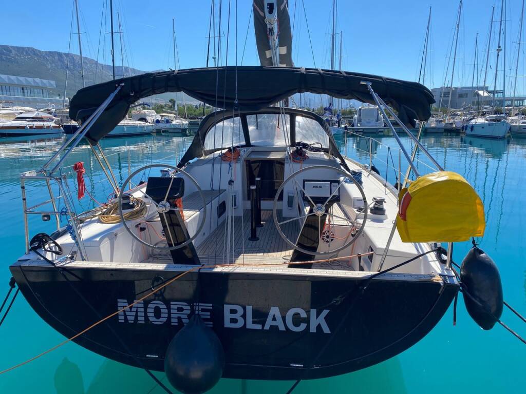 Segelyachten More 40 More Black