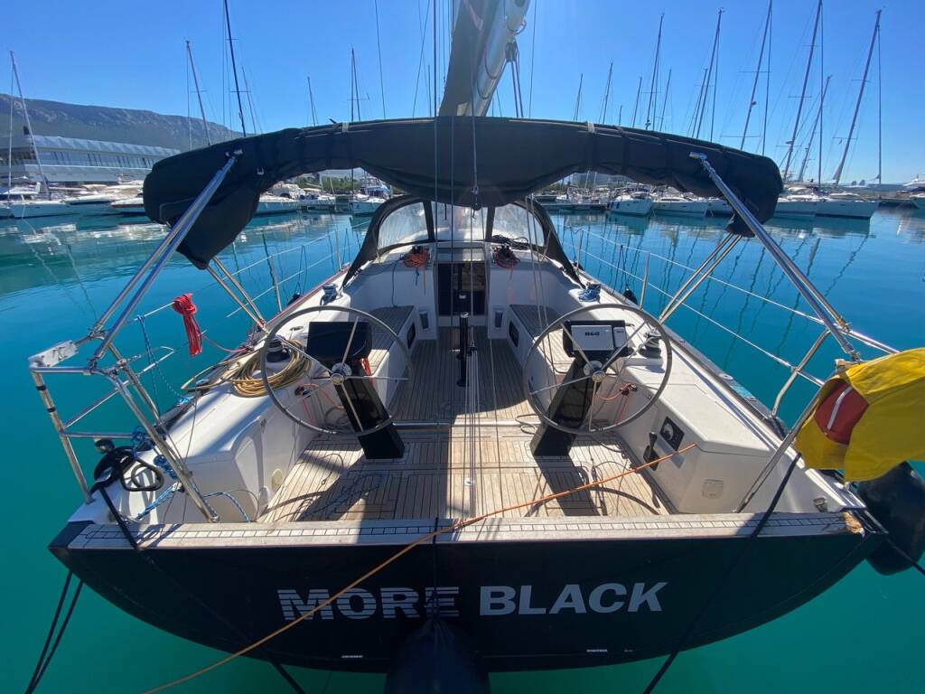 Segelyachten More 40 More Black