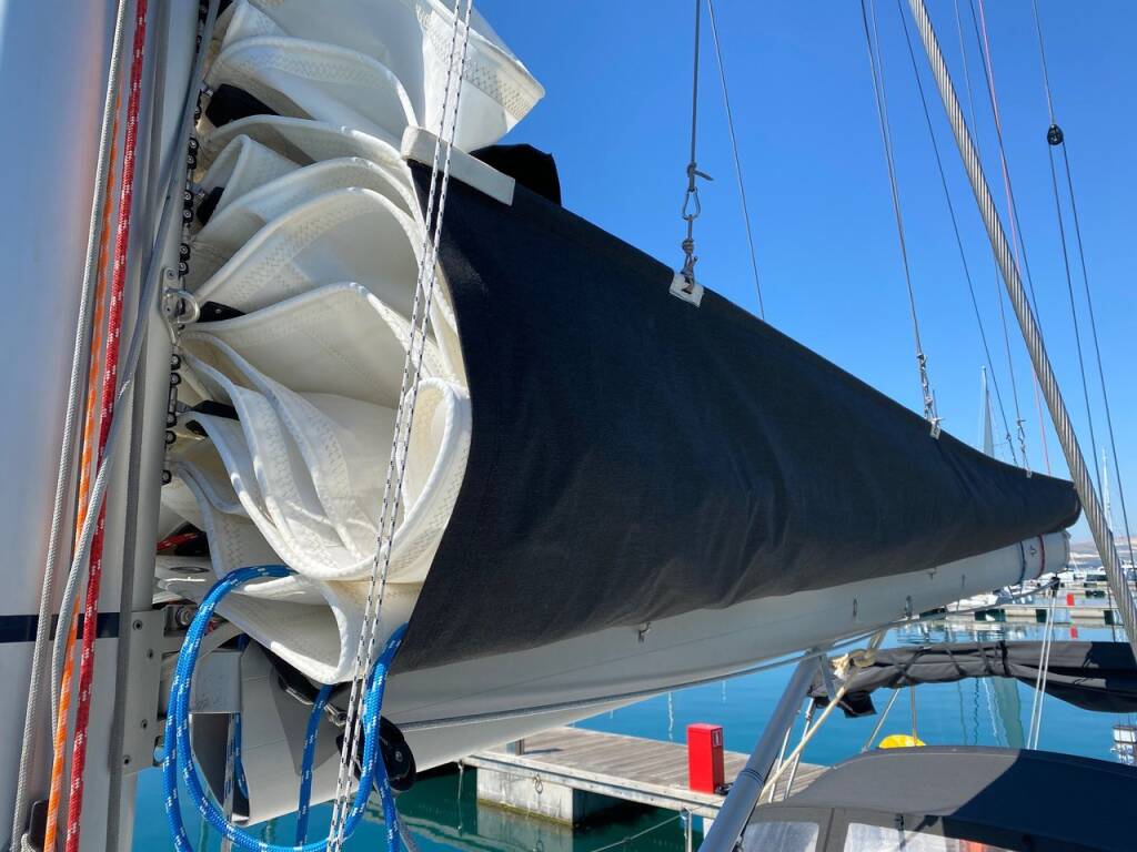 Segelyachten More 40 More Black