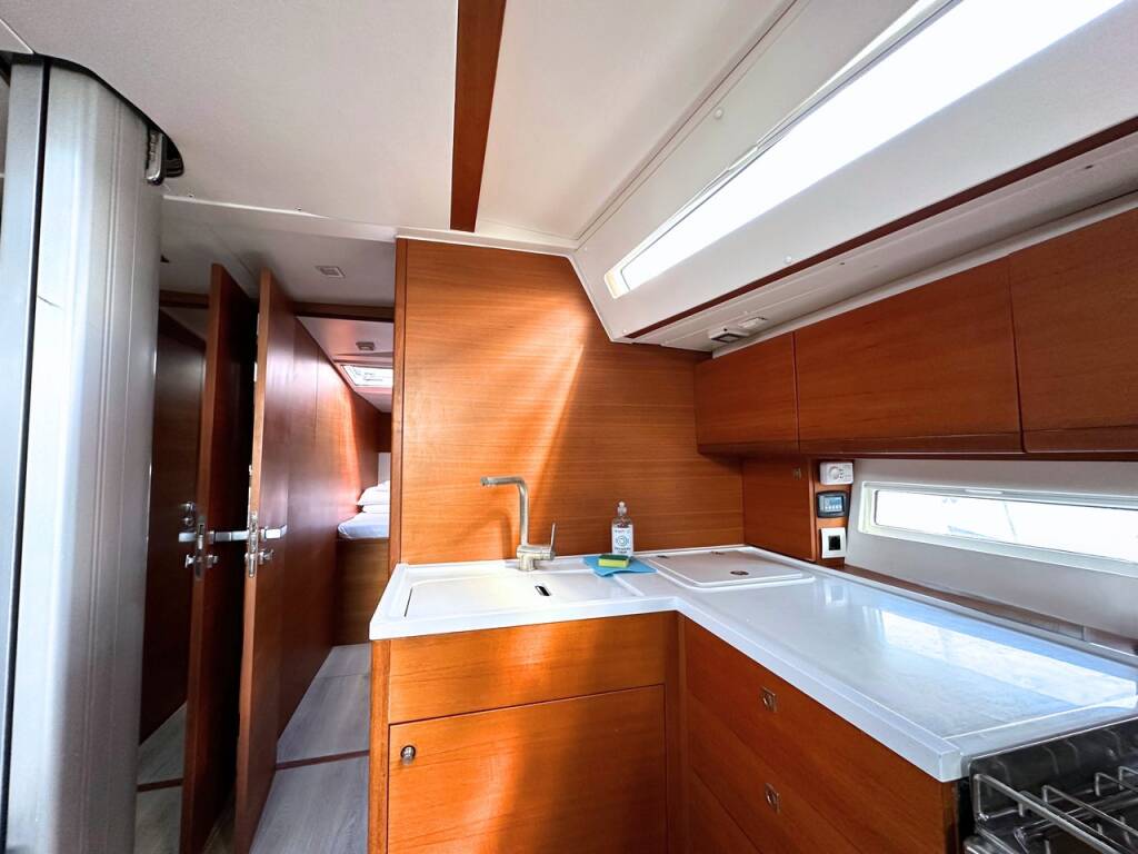 Sailing yacht More 55 More Grey