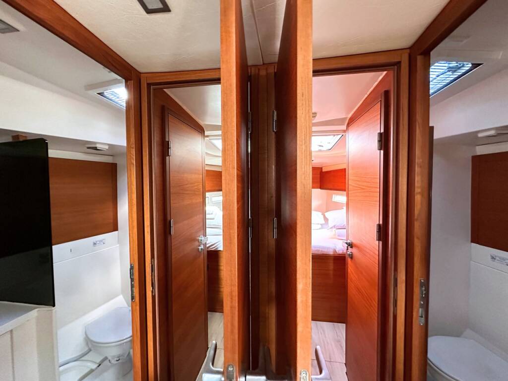 Sailing yacht More 55 More Grey