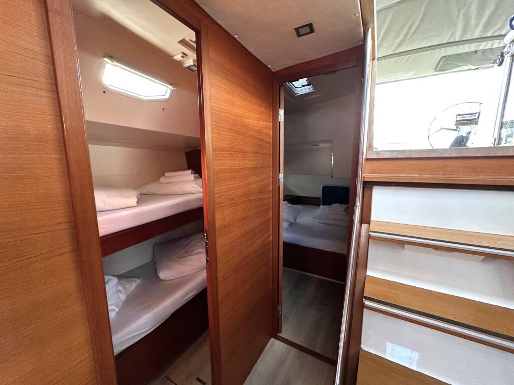 Sailing yacht More 55 More Grey