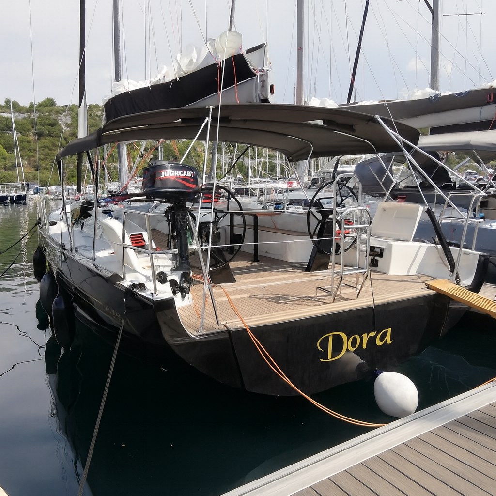 Sailing yacht More 55 Dora