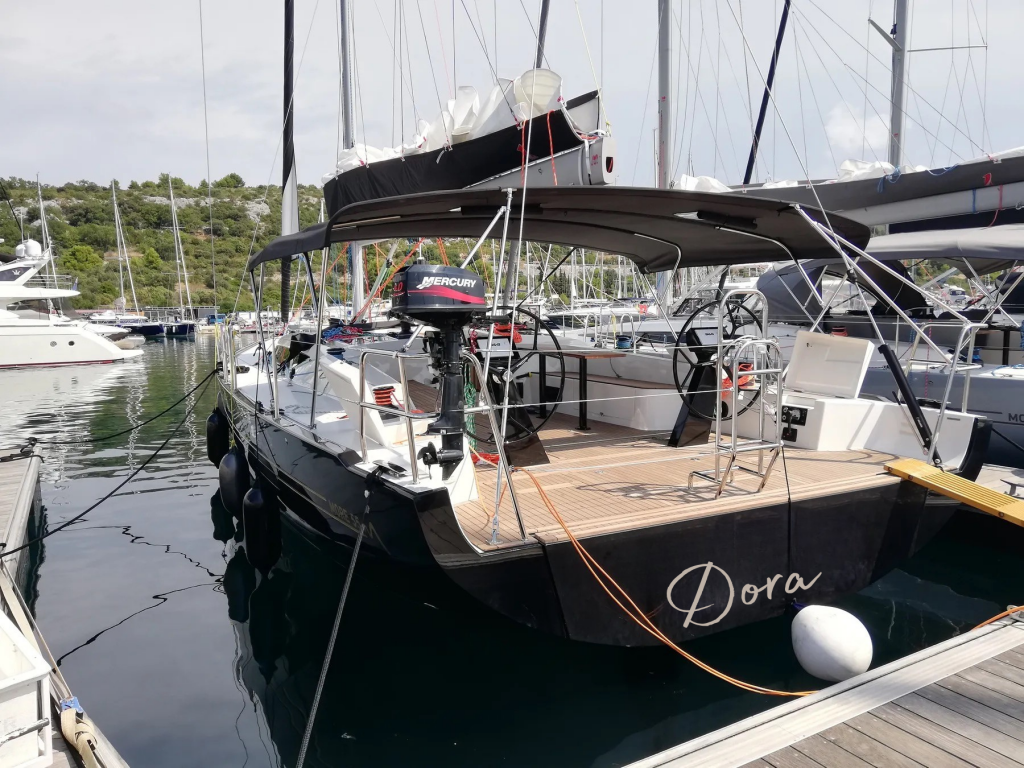 Sailing yacht More 55 Dora