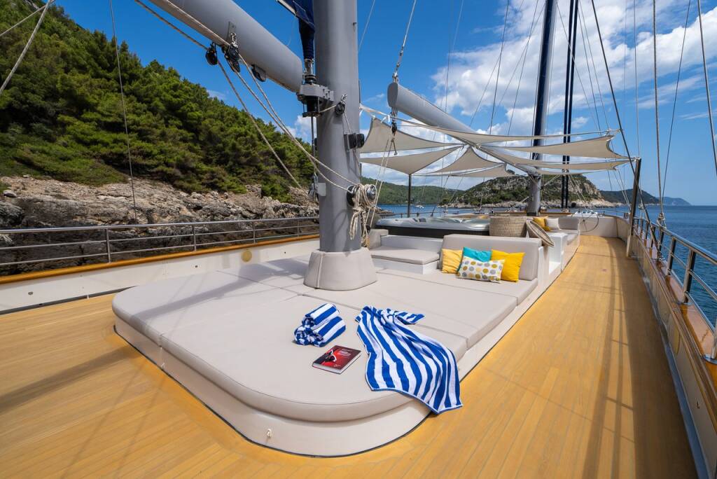 Luxury sailing yacht M/S Dalmatino Dalmatino