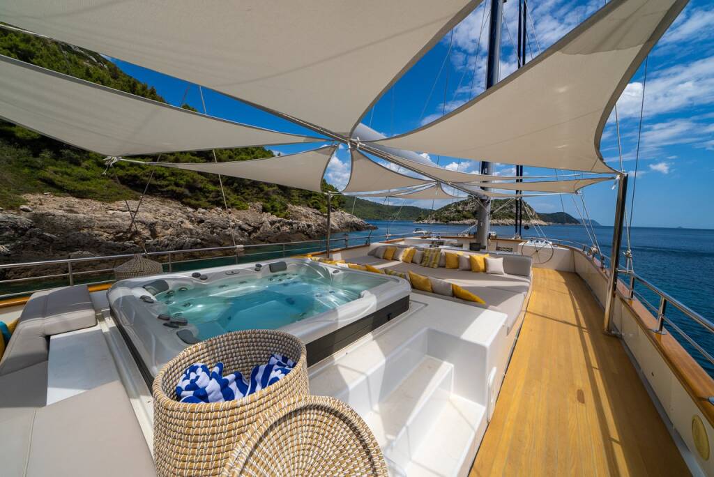Luxury sailing yacht M/S Dalmatino Dalmatino
