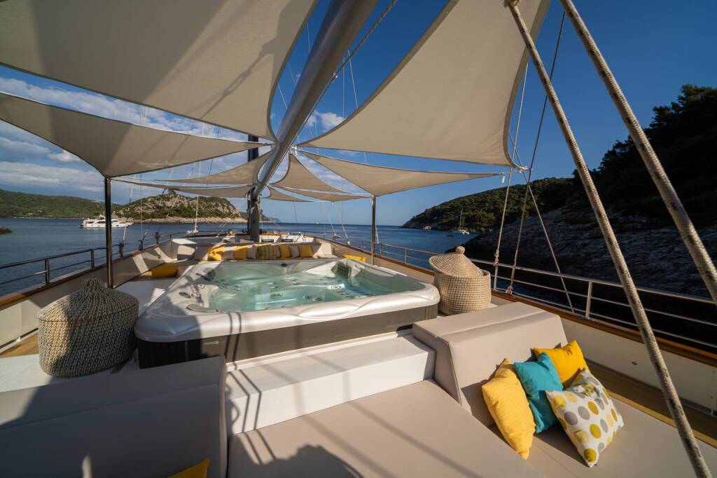 Luxury sailing yacht M/S Dalmatino Dalmatino