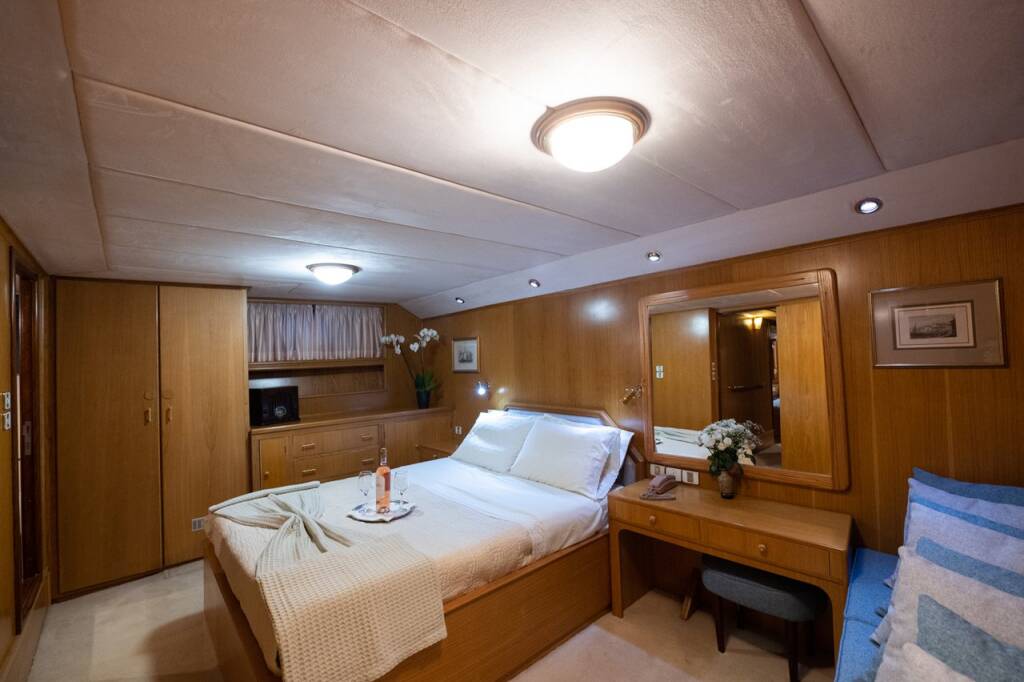 Luxury motor yacht M/Y Elena Elena