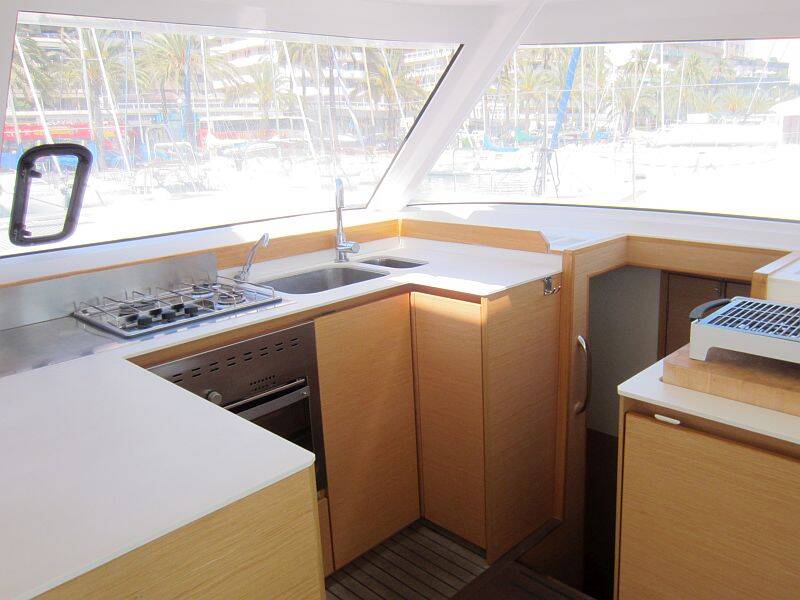 Catamaran Nautitech 40 Open Amara