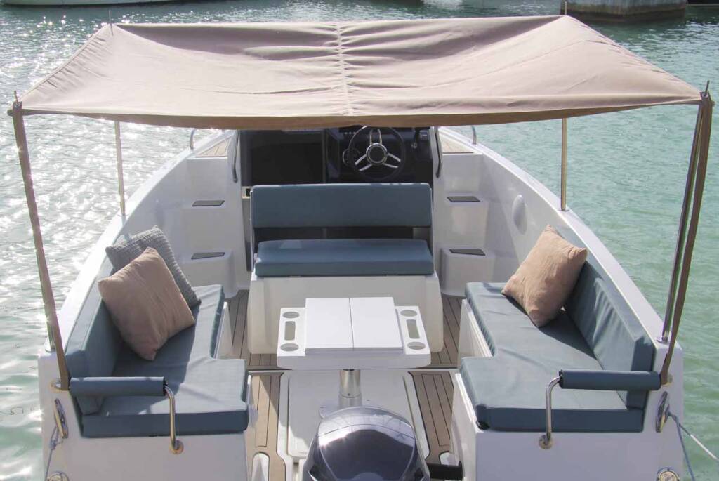 Motorboot Nuva M6 Cabin No Name