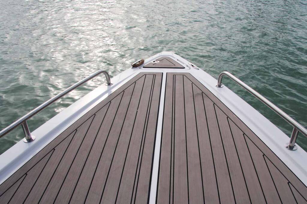 Motorboot Nuva M6 Cabin No Name