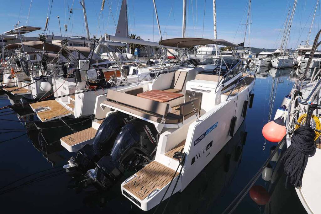 Motor boat Nuva M9 Cabin Planac